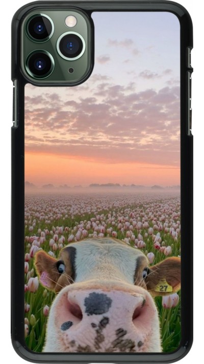 Coque iPhone 11 Pro Max - Cow with tulips Spring 2026