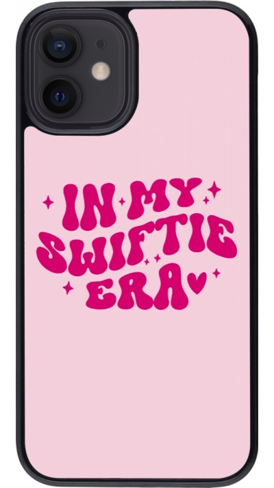 Coque iPhone 12 mini - Taylor Swift In My Swiftie Era - Pink