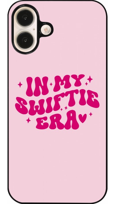 Coque iPhone 16 Plus - Taylor Swift In My Swiftie Era - Pink