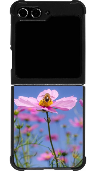 Coque Samsung Galaxy Z Flip5 - Silicone rigide noir Bee on a flower Spring 2026