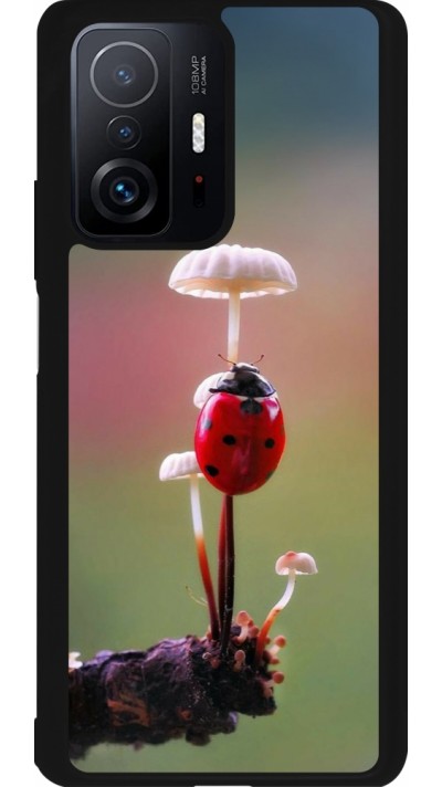 Xiaomi 11T Case Hülle - Silikon schwarz Ladybird on a mushroom Spring 2026