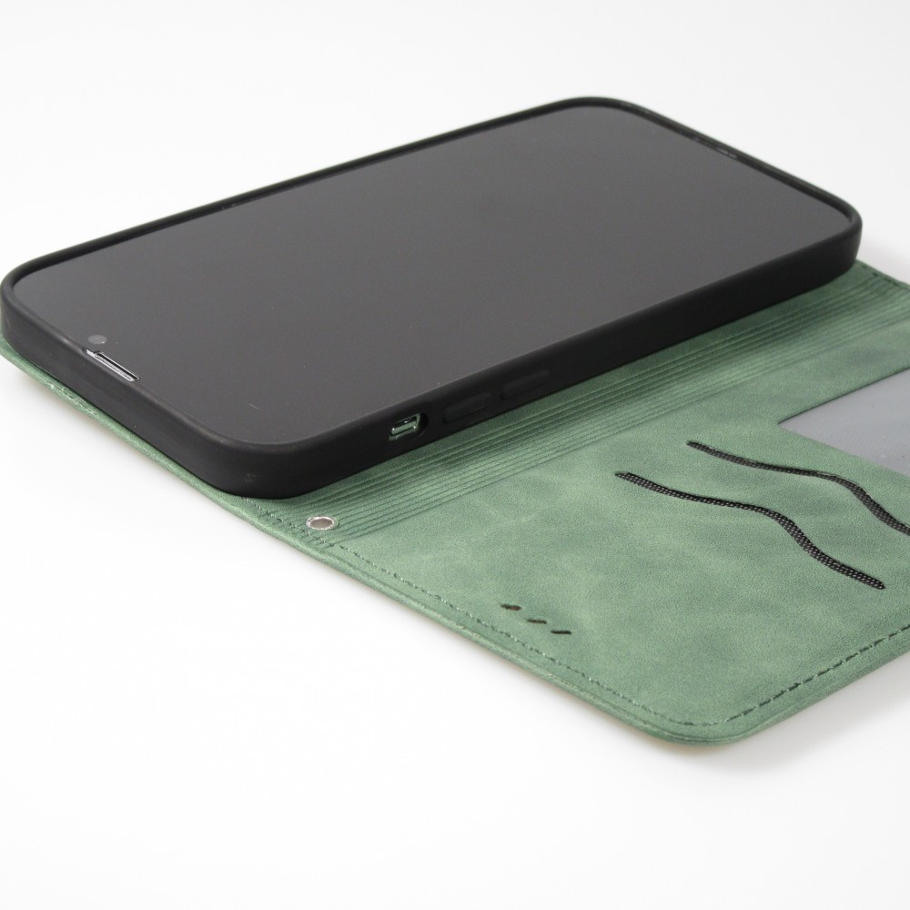 iPhone 15 Plus Leder Tasche - Flip Wallet vintage mit Magnetverschluss und Kartenhalter - Dunkelgrün