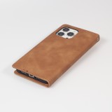 Etui cuir iPhone 17e / 16e - Flip Wallet vintage avec fermeture aimantée et compartiment cartes - Brun