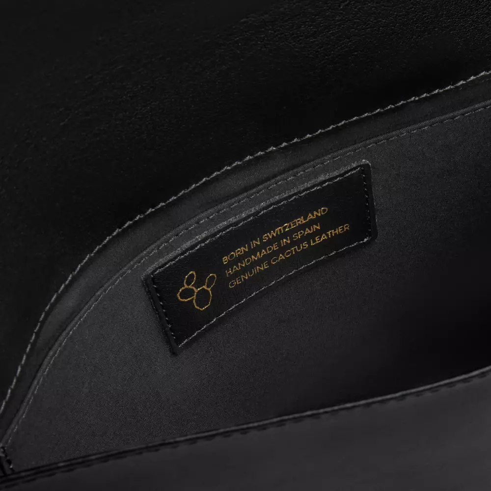 First Pochette Mini-Handtasche aus echtem Kaktusleder und 2 integrierten Riemen - Schwarz