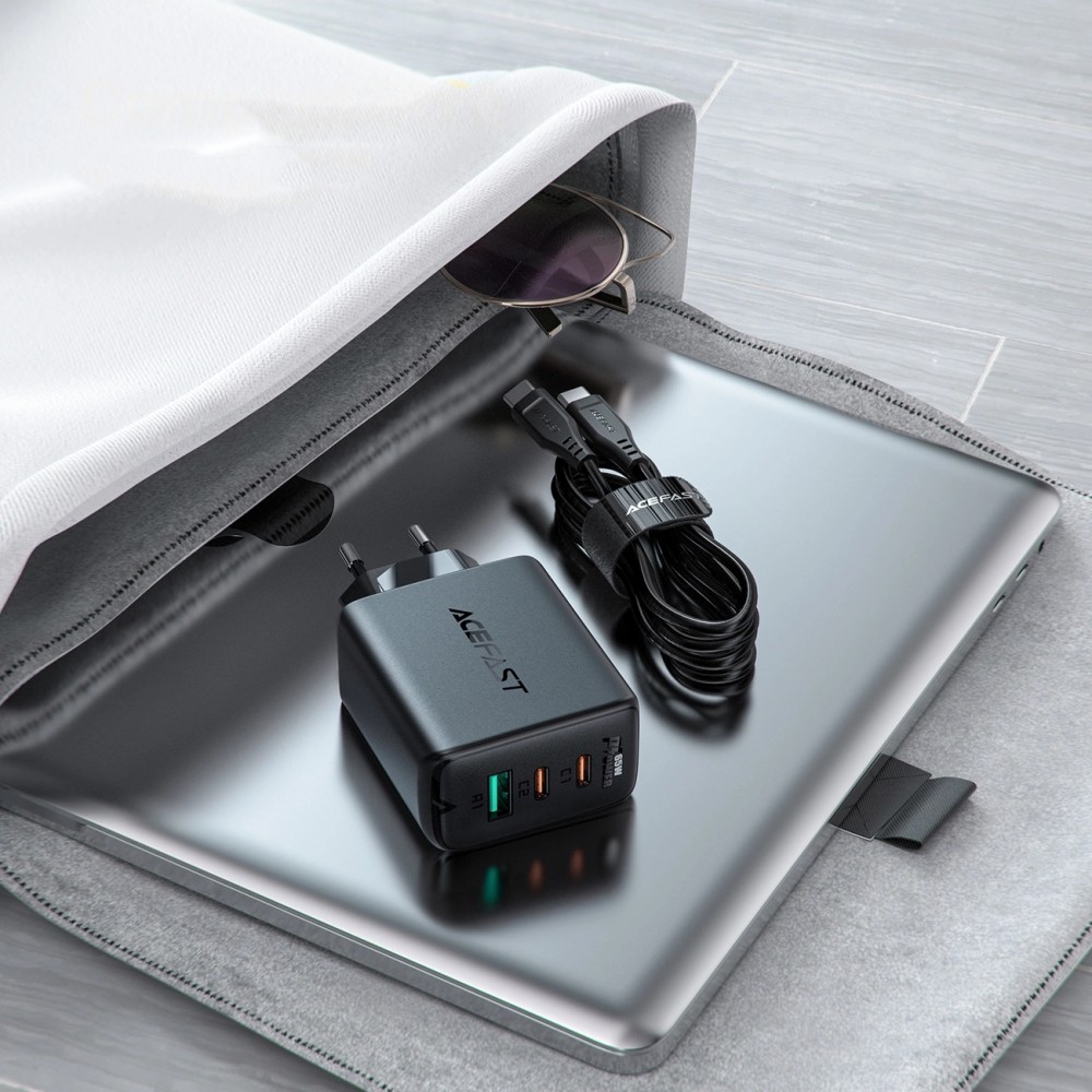 65W Schnellladegerät USB-C / USB-A PD QC 3.0 mit USB-C Kabel (1,2 m) - Schwarz