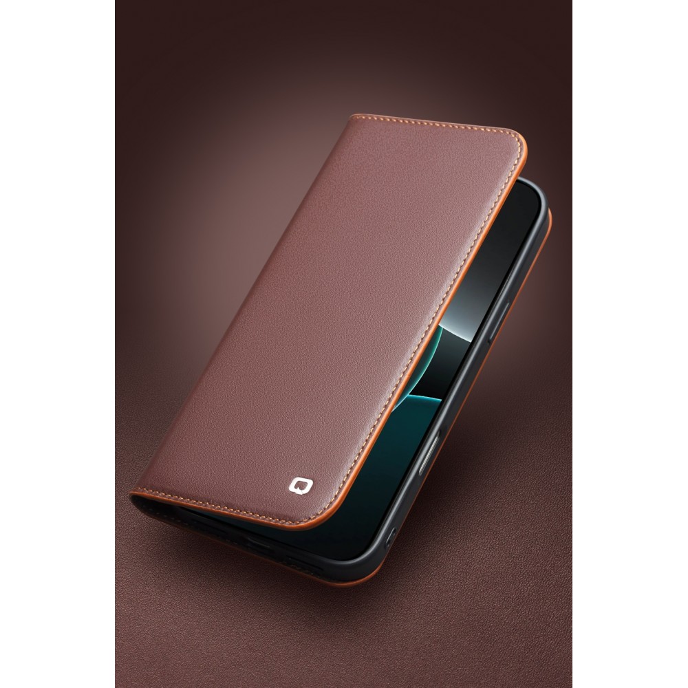 iPhone 17 Pro Max Case Hülle - Qialino Flip Matt Wallet Echtleder - Braun