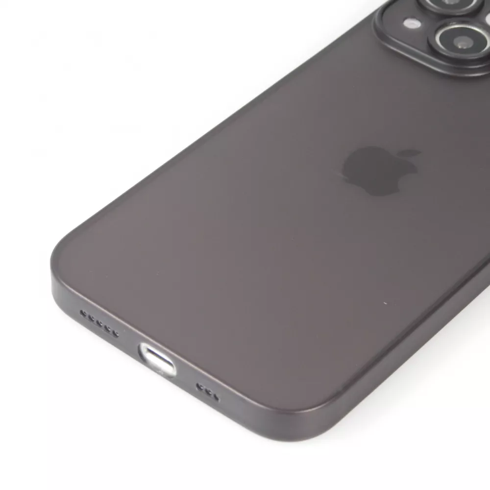 iPhone 15 Case Hülle - Plastik ultra dünn semi-transparent matt - Schwarz