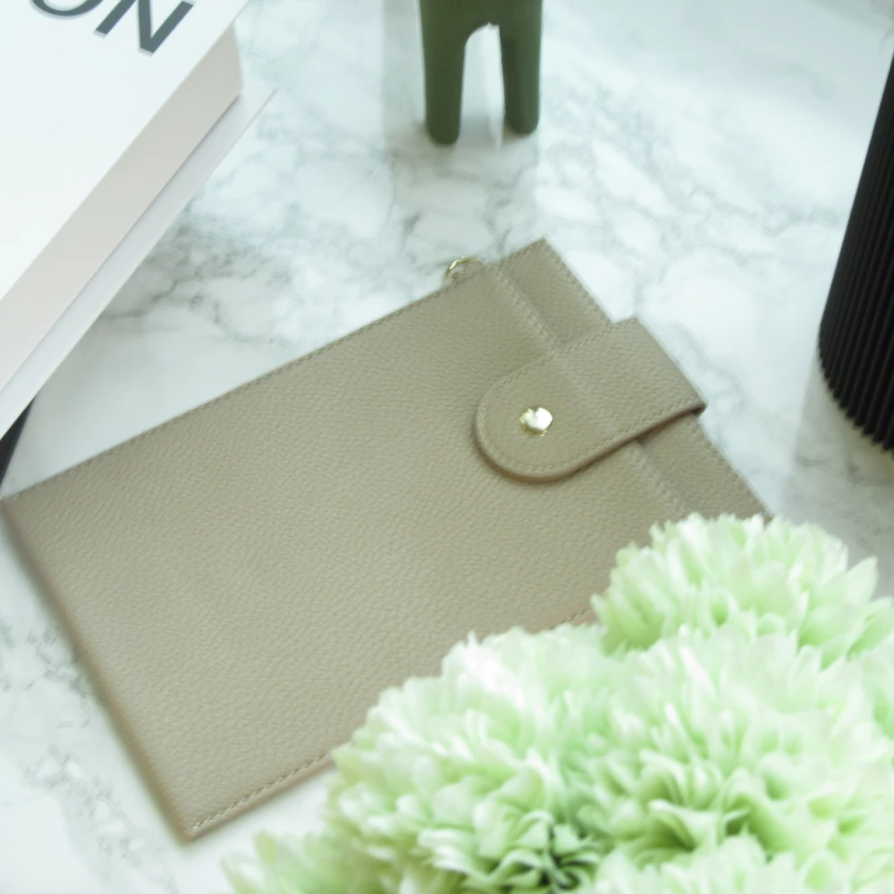 Elegante universelle Smartphone Umhängetasche aus veganem Leder inkl. Umhängegurt aus Leder (vegan) - Beige